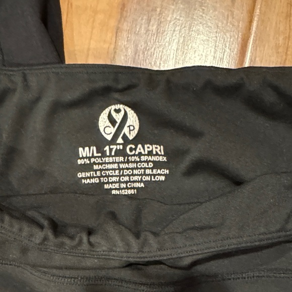 Women's Classic Black capri Leggings set of 5 w pockets - Picture 2 of 3